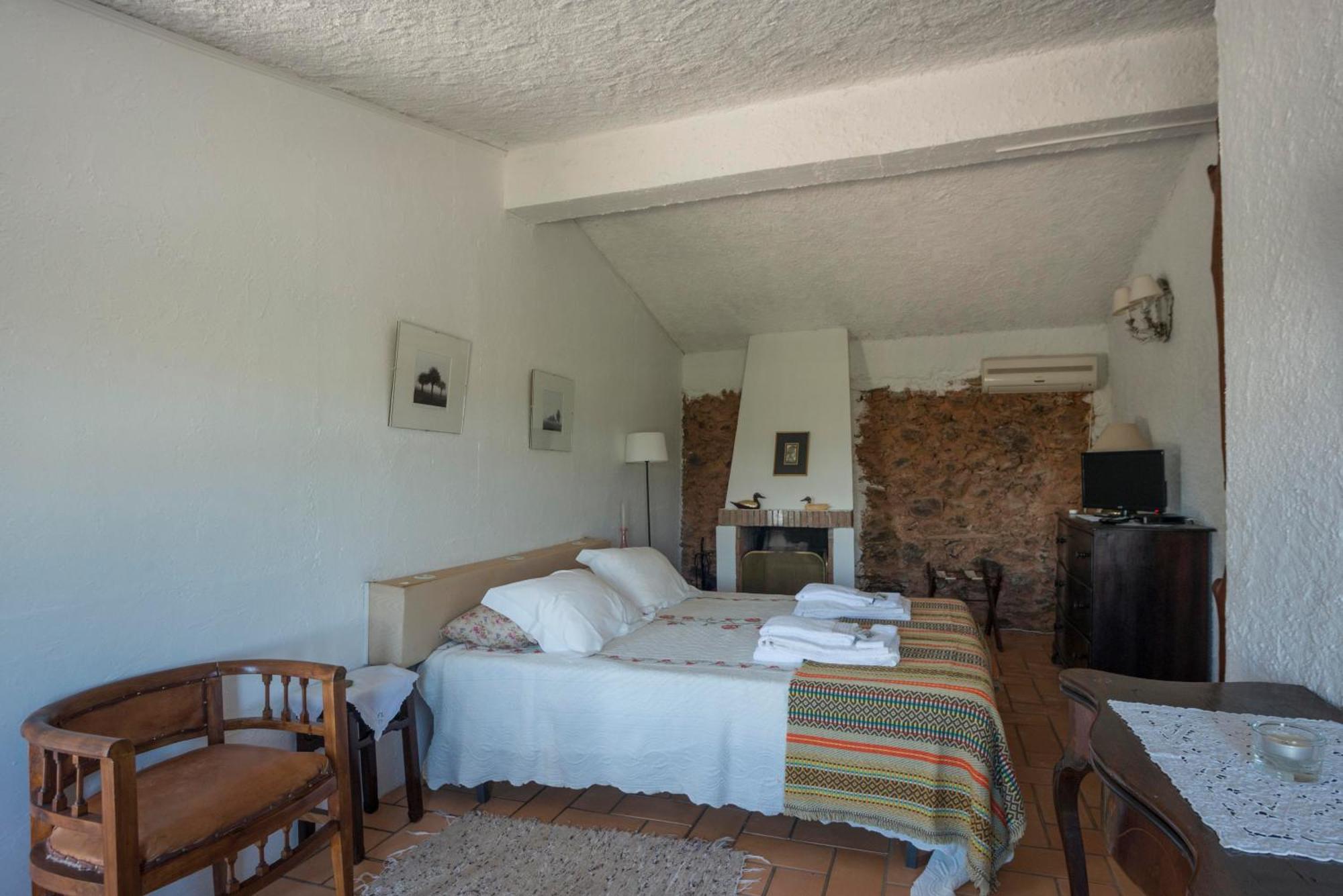 Monte Pedras Negras Guest House Сао Луис Стая снимка